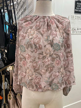 Load image into Gallery viewer, Wilfred floral top M