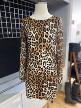 Load image into Gallery viewer, Diane Von Furstenburg wool/blend silk dress 2