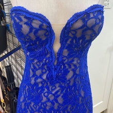 Load image into Gallery viewer, XSCAPE formal lace dress 8
