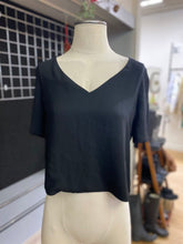 Load image into Gallery viewer, Babaton cropped top S