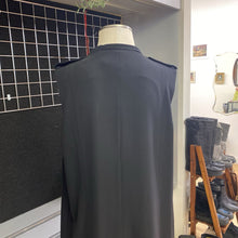 Load image into Gallery viewer, Calvin Klein long vest 16