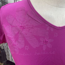 Load image into Gallery viewer, New Balance Lightning Dry top NWT M