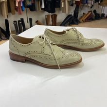 Load image into Gallery viewer, Banana Republic patent brogues 7