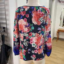 Load image into Gallery viewer, Nanette Lepore silk top M