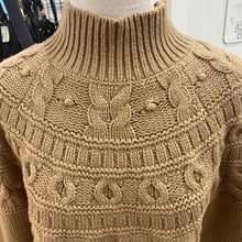 Load image into Gallery viewer, Banana Republic cable knit sweater M