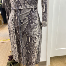 Load image into Gallery viewer, Diane Von Furstenburg silk jersey wrap dress 12