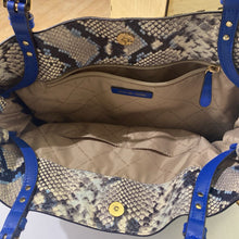 Load image into Gallery viewer, Michael Kors Embossed bag