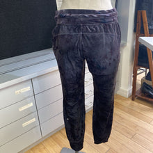 Load image into Gallery viewer, Lululemon velour leggings 8