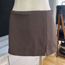 Load image into Gallery viewer, Wilfred shorts 4 NWT