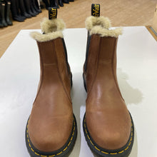 Load image into Gallery viewer, Dr. Martens fur trimmed boots 8