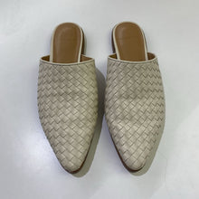 Load image into Gallery viewer, Marc Fisher woven mule 7.5