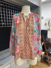 Load image into Gallery viewer, Johnny Was silk top XS