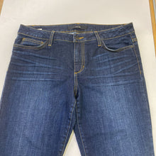 Load image into Gallery viewer, Joe's Curvy Bootcut jeans 31