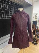 Load image into Gallery viewer, Lululemon light coat 2