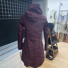 Load image into Gallery viewer, Lululemon light coat 2