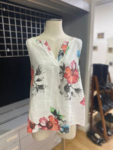 Load image into Gallery viewer, Lungo L'arno floral linen top S