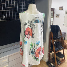 Load image into Gallery viewer, Lungo L'arno floral linen top S