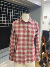 Load image into Gallery viewer, FJALLRAVEN plaid button up S
