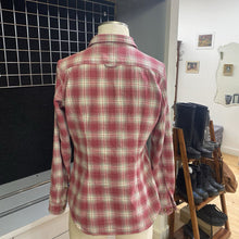 Load image into Gallery viewer, FJALLRAVEN plaid button up S