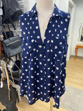 Load image into Gallery viewer, Anthropologie snail print top XL