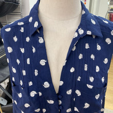 Load image into Gallery viewer, Anthropologie snail print top XL