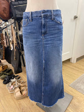 Load image into Gallery viewer, Frank & Eileen denim midi skirt 26