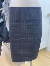 Load image into Gallery viewer, Sarah Pacini pinstripe skirt 2/M