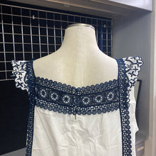Load image into Gallery viewer, Point Sur lace detail top XXL