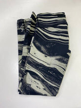 Load image into Gallery viewer, Lululemon leggings 8