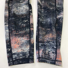 Load image into Gallery viewer, Lululemon leggings 10