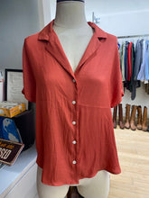 Load image into Gallery viewer, Banana Republic top S