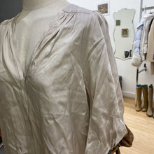 Load image into Gallery viewer, InWear puff sleeve top 8