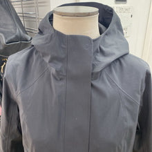 Load image into Gallery viewer, Lululemon light coat 4