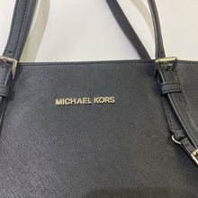 Load image into Gallery viewer, Michael Kors saffiano handbag