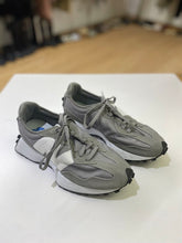 Load image into Gallery viewer, New Balance 327 sneakers 6