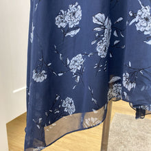 Load image into Gallery viewer, Club Monaco lined silk dress 00