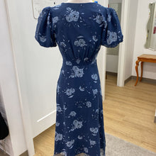 Load image into Gallery viewer, Club Monaco lined silk dress 00