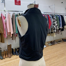 Load image into Gallery viewer, Lululemon 1/2 zip top L