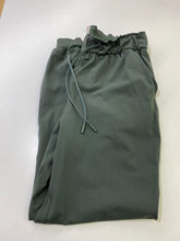Load image into Gallery viewer, Lululemon jogger style pants 8