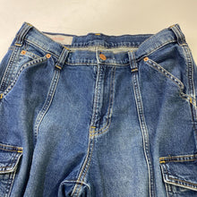 Load image into Gallery viewer, Gap 90's Loose Cargo Mid Rise jeans 8