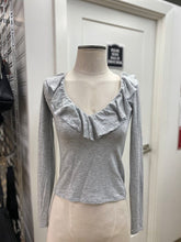 Load image into Gallery viewer, Wilfred ruffle top S