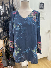 Load image into Gallery viewer, Johnny Was silk tunic top M
