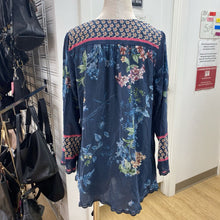 Load image into Gallery viewer, Johnny Was silk tunic top M