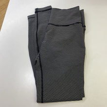 Load image into Gallery viewer, Lululemon leggings 8