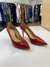 Load image into Gallery viewer, Vince Camuto pumps 8.5