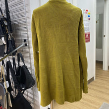 Load image into Gallery viewer, Lululemon sweater XL/XXL