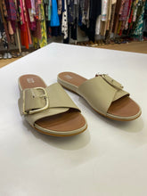 Load image into Gallery viewer, FITFLOP slides 10