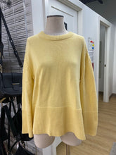 Load image into Gallery viewer, TNA Cozy fleece sweater 2/M