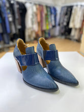 Load image into Gallery viewer, John Fluevog Room 502 Talon shooties NWOT 10