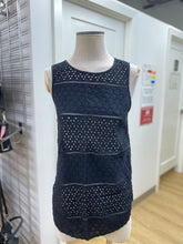 Load image into Gallery viewer, Halogen eyelet top XS